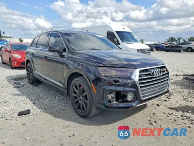 Czwarte zdjęcie samochodu z boku: 2018 AUDI Q7 PREMIUM PLUS VIN:WA1LHAF72JD046885 - miniatura
