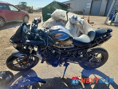 Trzecie zdjęcie samochodu z tyłu: 2021 KAWASAKI EX650 N VIN:ML5EXEN13MDA32887 - miniatura