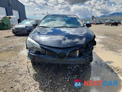 Piąte zdjęcie samochodu w środku: 2018 TOYOTA COROLLA SE VIN:5YFBURHE6JP782796 - miniatura