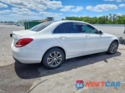 Trzecie zdjęcie samochodu z tyłu: 2017 MERCEDES-BENZ C 300 4MATIC VIN:55SWF4KB6HU192616 - miniatura