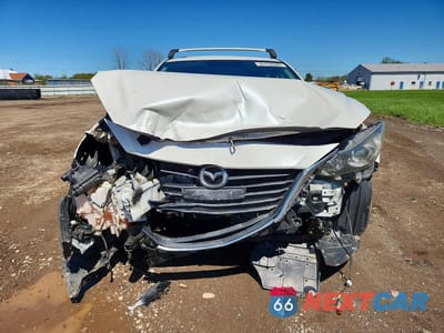 Piąte zdjęcie samochodu w środku: 2016 MAZDA 3 TOURING VIN:3MZBM1L76GM273587 - miniatura