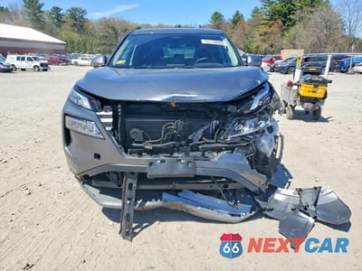 Piąte zdjęcie samochodu w środku: 2023 NISSAN ROGUE SV VIN:JN8BT3BB2PW479288 - miniatura