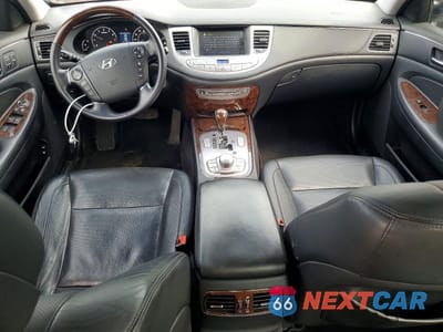 Zdjęcie 8 z 12 samochodu: 2011 HYUNDAI GENESIS 4.6L VIN:KMHGC4DF2BU133720 - miniatura