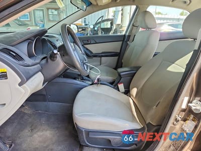 Zdjęcie 7 z 12 samochodu: 2012 KIA FORTE EX VIN:KNAFU4A24C5548948 - miniatura