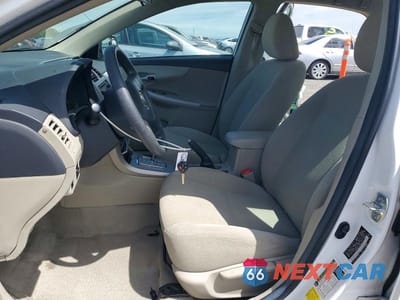 Zdjęcie 7 z 12 samochodu: 2013 TOYOTA COROLLA LE VIN:2T1BU4EEXDC084672 - miniatura
