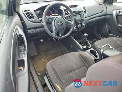 Zdjęcie 8 z 12 samochodu: 2013 KIA FORTE EX VIN:KNAFU6A29D5740136 - miniatura