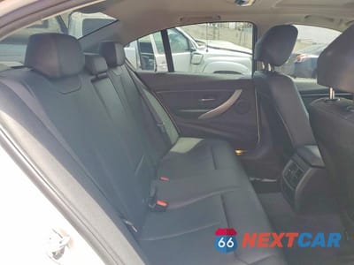 Zdjęcie 10 z 12 samochodu: 2017 BMW 320 XI VIN:WBA8A3C38HK692142 - miniatura