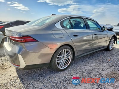 Trzecie zdjęcie samochodu z tyłu: 2024 BMW 530 XI VIN:WBA53FJ00RCS45551 - miniatura