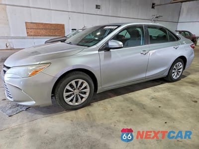 2015 TOYOTA CAMRY LE 4T1BF1FK5FU494889 - główne zdjęcie licytacji z USA - miniatura