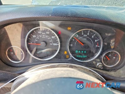 Zdjęcie 9 z 14 samochodu: 2014 JEEP WRANGLER UNLIMITED SAHARA VIN:1C4BJWEG9EL321555 - miniatura
