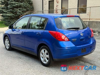 Trzecie zdjęcie samochodu z tyłu: 2009 NISSAN VERSA 1.8 S VIN:3N1BC13EX9L416301 - miniatura