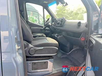 Piąte zdjęcie samochodu w środku: 2019 MERCEDES-BENZ SPRINTER 2500 VIN:WD4PF1CD6KP136313 - miniatura