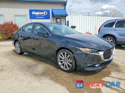 Czwarte zdjęcie samochodu z boku: 2019 MAZDA 3 PREFERRED VIN:3MZBPADL0KM109151 - miniatura