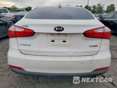 Zdjęcie 6 z 12 samochodu: 2014 KIA FORTE EX VIN:KNAFZ4A8XE5079681 - miniatura