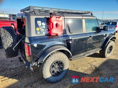 Trzecie zdjęcie samochodu z tyłu: 2021 FORD BRONCO BASE VIN:1FMEE5DP7MLA80974 - miniatura