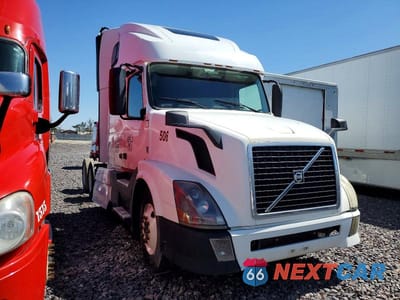 2013 VOLVO VNL SEMI TRUCK 4V4NC9EG0DN139775 - główne zdjęcie licytacji z USA - miniatura