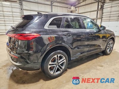 Trzecie zdjęcie samochodu z tyłu: 2025 AUDI Q5 PREMIUM VIN:WA11AAGU6S2035207 - miniatura