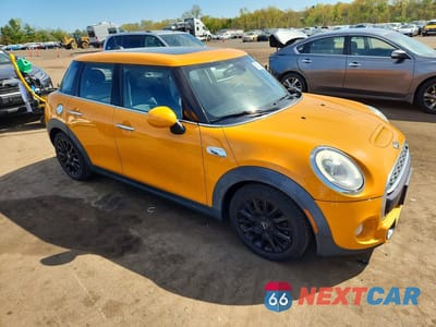 Czwarte zdjęcie samochodu z boku: 2017 MINI COOPER S VIN:WMWXU3C55H2D31958 - miniatura