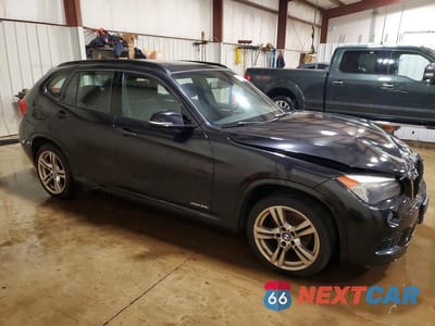 Czwarte zdjęcie samochodu z boku: 2015 BMW X1 XDRIVE28I VIN:WBAVL1C59FVY35162 - miniatura