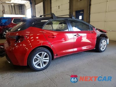 Trzecie zdjęcie samochodu z tyłu: 2021 TOYOTA COROLLA HATCHBACK SE VIN:JTND4MBE0M3108561 - miniatura