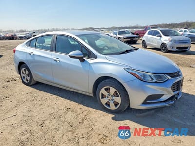 Czwarte zdjęcie samochodu z boku: 2017 CHEVROLET CRUZE LS VIN:1G1BC5SM1H7161921 - miniatura