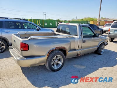 Trzecie zdjęcie samochodu z tyłu: 2001 GMC SONOMA VIN:1GTCS145718179076 - miniatura