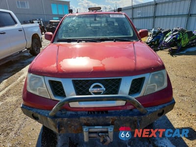 Piąte zdjęcie samochodu w środku: 2015 NISSAN FRONTIER SV V6 VIN:1N6AD0CW1FN733563 - miniatura