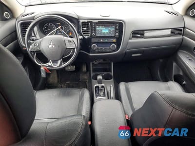 Zdjęcie 8 z 12 samochodu: 2016 MITSUBISHI OUTLANDER SE VIN:JA4AZ3A36GZ014988 - miniatura