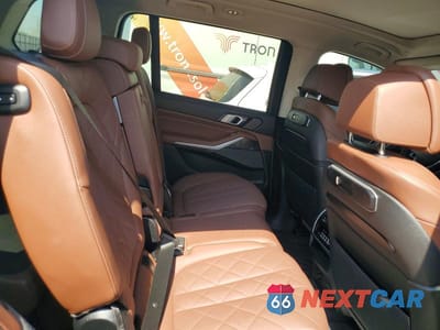 Zdjęcie 10 z 12 samochodu: 2023 BMW X7 XDRIVE40I VIN:5UX23EM05P9P92075 - miniatura