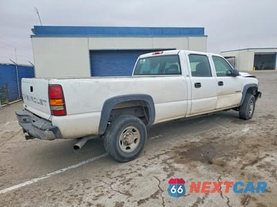 Trzecie zdjęcie samochodu z tyłu: 2002 CHEVROLET SILVERADO K2500 HEAVY DUTY VIN:1GCHK23U12F219394 - miniatura
