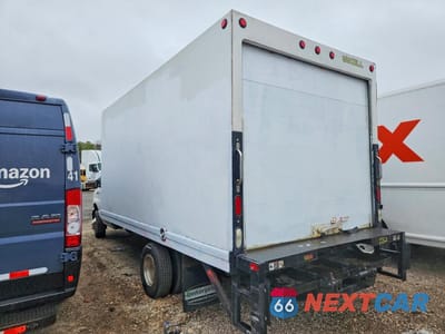 Drugie zdjęcie samochodu z przodu: 2017 FORD E350 BOX TRUCK VIN:1FDWE3FS1HDC32208 - miniatura