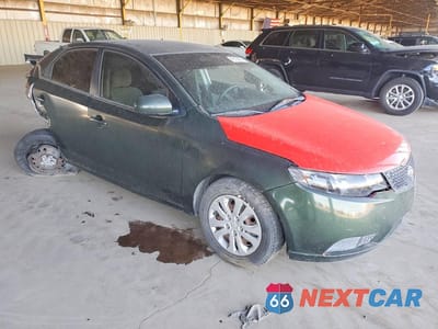 Czwarte zdjęcie samochodu z boku: 2011 KIA FORTE VIN:KNAFT4A22B5324479 - miniatura