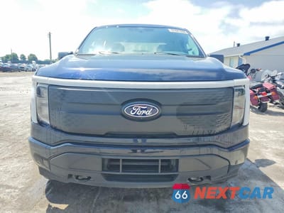 Piąte zdjęcie samochodu w środku: 2024 FORD F150 LIGHTNING XLT VIN:1FTVW3L72RWG23113 - miniatura