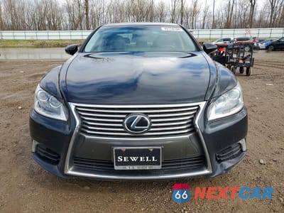 Piąte zdjęcie samochodu w środku: 2017 LEXUS LS 460 BASE VIN:JTHCL5EF9H5028777 - miniatura