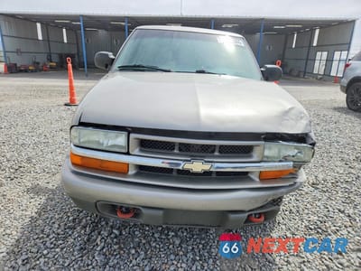 Piąte zdjęcie samochodu w środku: 2004 CHEV BLAZER VIN:1GNDT13X64K153023 - miniatura