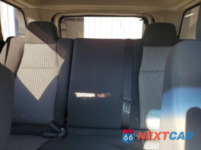 Zdjęcie 10 z 13 samochodu: 2010 JEEP GRAND CHEROKEE LAREDO VIN:1J4PR4GK3AC142923 - miniatura