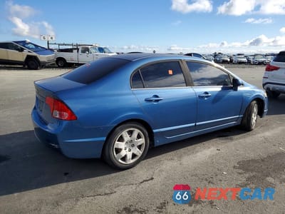 Trzecie zdjęcie samochodu z tyłu: 2008 HONDA CIVIC LX VIN:1HGFA16538L057983 - miniatura