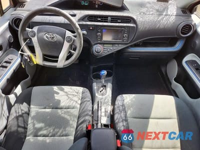 Zdjęcie 8 z 12 samochodu: 2013 TOYOTA PRIUS C THREE VIN:JTDKDTB37D1038637 - miniatura