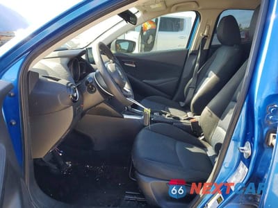 Zdjęcie 7 z 12 samochodu: 2019 TOYOTA YARIS LE VIN:3MYDLBYV3KY507392 - miniatura