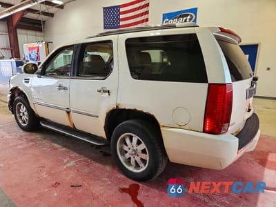 Drugie zdjęcie samochodu z przodu: 2008 CADILLAC ESCALADE LUXURY VIN:1GYFK63888R198255 - miniatura