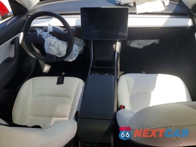 Zdjęcie 8 z 12 samochodu: 2021 TESLA MODEL Y VIN:5YJYGDEE0MF061334 - miniatura