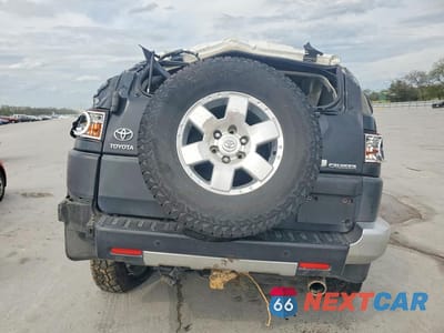 Zdjęcie 6 z 12 samochodu: 2007 TOYOTA FJ CRUISER BASE VIN:JTEBU11F570057354 - miniatura