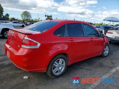 Trzecie zdjęcie samochodu z tyłu: 2008 FORD FOCUS SE VIN:1FAHP35N58W200682 - miniatura