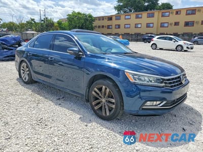 Czwarte zdjęcie samochodu z boku: 2018 VOLKSWAGEN PASSAT SE VIN:1VWBA7A32JC018021 - miniatura