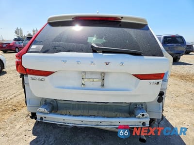 Zdjęcie 6 z 14 samochodu: 2021 VOLVO XC60 T5 R-DESIGN VIN:YV4102RM0M1864243 - miniatura
