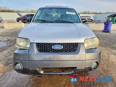 Piąte zdjęcie samochodu w środku: 2005 FORD ESCAPE XLT VIN:1FMYU93125KA39681 - miniatura