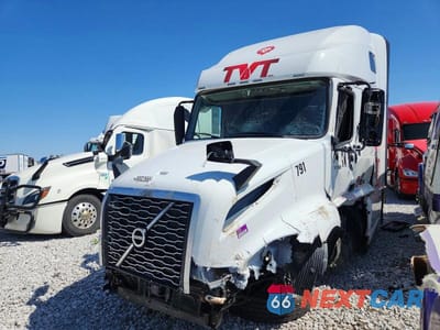 Drugie zdjęcie samochodu z przodu: 2025 VOLVO VNL SEMI TRUCK VIN:4V4NC9EH3SN668790 - miniatura