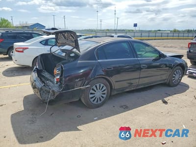 Trzecie zdjęcie samochodu z tyłu: 2003 NISSAN ALTIMA 2.5 VIN:1N4AL11D73C139487 - miniatura