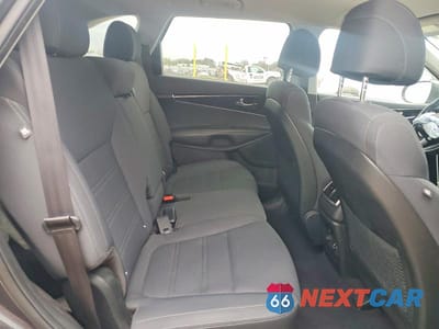 Zdjęcie 11 z 13 samochodu: 2017 KIA SORENTO LX VIN:5XYPGDA3XHG333080 - miniatura