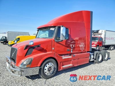 Drugie zdjęcie samochodu z przodu: 2015 VOLVO VNL SEMI TRUCK VIN:4V4NC9EH9FN912318 - miniatura